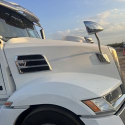 Western Star Hood Needs Repair 