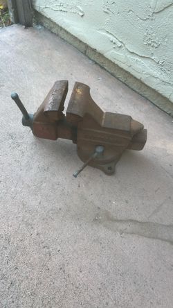 Vintage Craftsman  Swivel Base Bench Vise w/ Pipe Jaws Model 506 51810