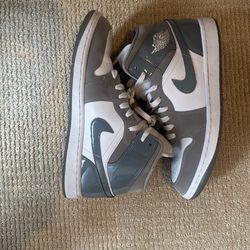 Jordan 1 Mid “cool Gray”