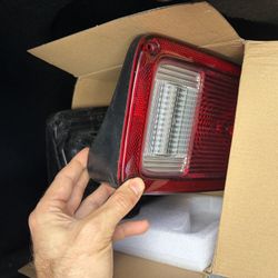 07-18 Wrangler Parts (ONLY WHATS PICTURED)