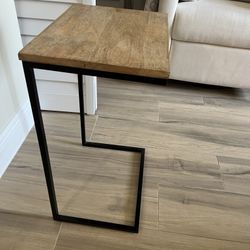 Minimal end Table 