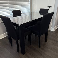 DINING TABLE 4pcs 🔥🔥🔥 black 
