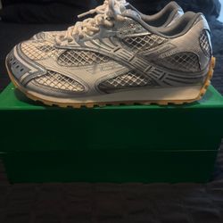 silver bottega veneta size 43 eu