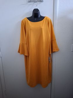 Bell Sleeve Crew Neck Shift Dress