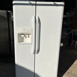 Frigidaire Fridge / Working Perfect / 1 Month Warranty 