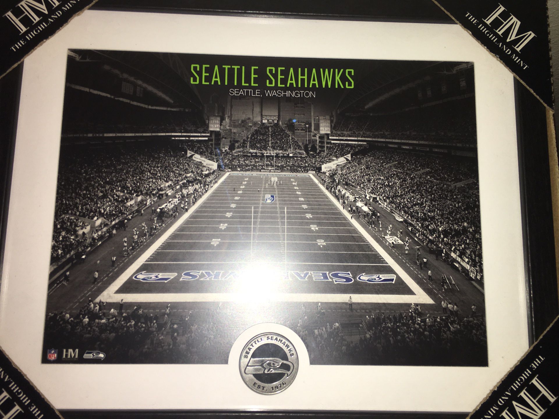 Officially Licensed Seahawks Minted Memories Framed Brand New 