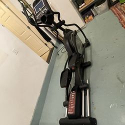 SOLE E95 Elliptical - barely used 