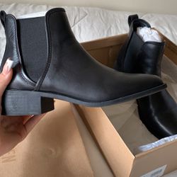 Steve Madden Darbie Black Leather Boots