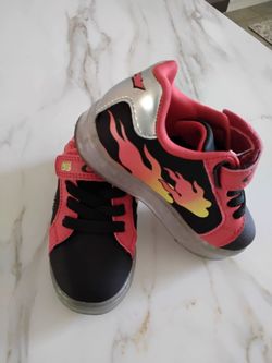 LMQ Sneakers,  Used