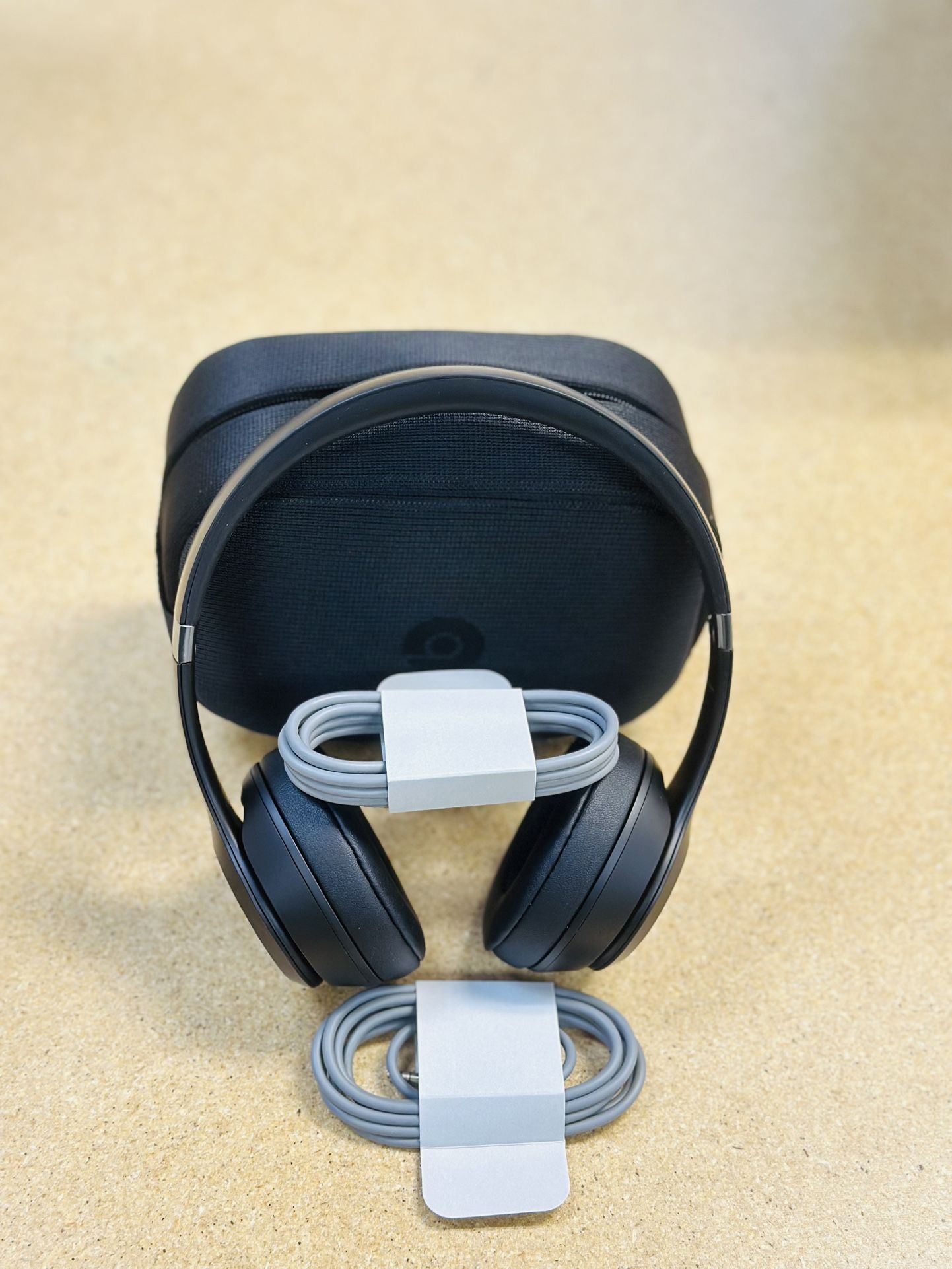 Beats Solo 4 - Wireless Bluetooth On-Ear Headphones, Apple & Android Compatible