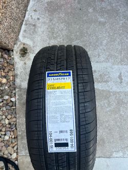 Single 215/45/17 new Goodyear tire 215/45r17 Llanta Nueva