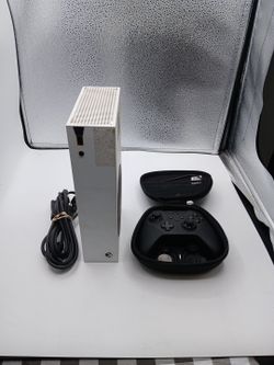 Xbox series s with elite series 2 controller power cable included