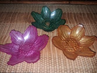 Beautiful carnival glass leaf bowls