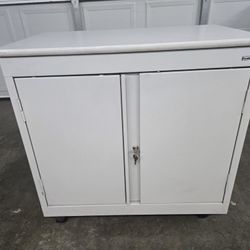 Sandusky Heavy-Duty Steel Storage Cabinet w/ Lock – White