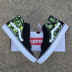 Vans Sk8-Hi
Supreme Skull Pile