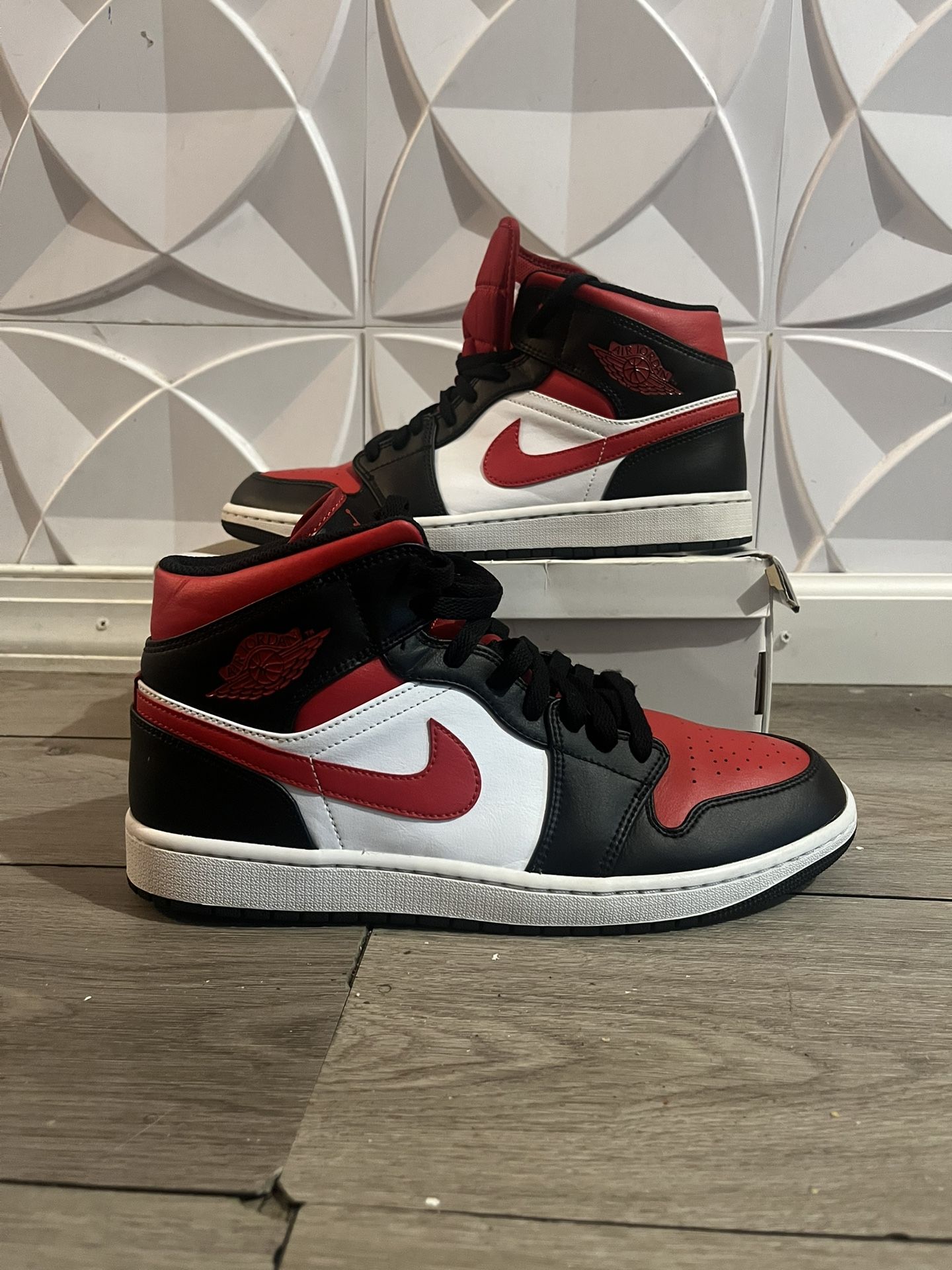 Air Jordan 1 Mid