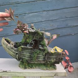 Ship Fish tank decor