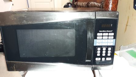 Hamilton Beach 0.9 Cu. Ft. Stainless Steel Countertop Microwave Oven