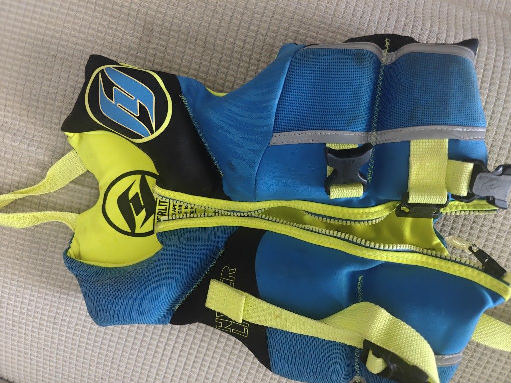 2 Child Hyperlite Life Jackets