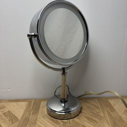 CONAIR Make-up Mirror w/Lamp. Large, 2-sided, Tested. Clean.
