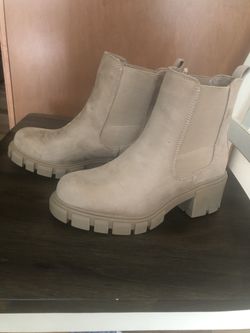 Womens 7.5 Madden Girl Boots