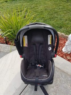 Graco Infant Snugride Click Connect Carseat