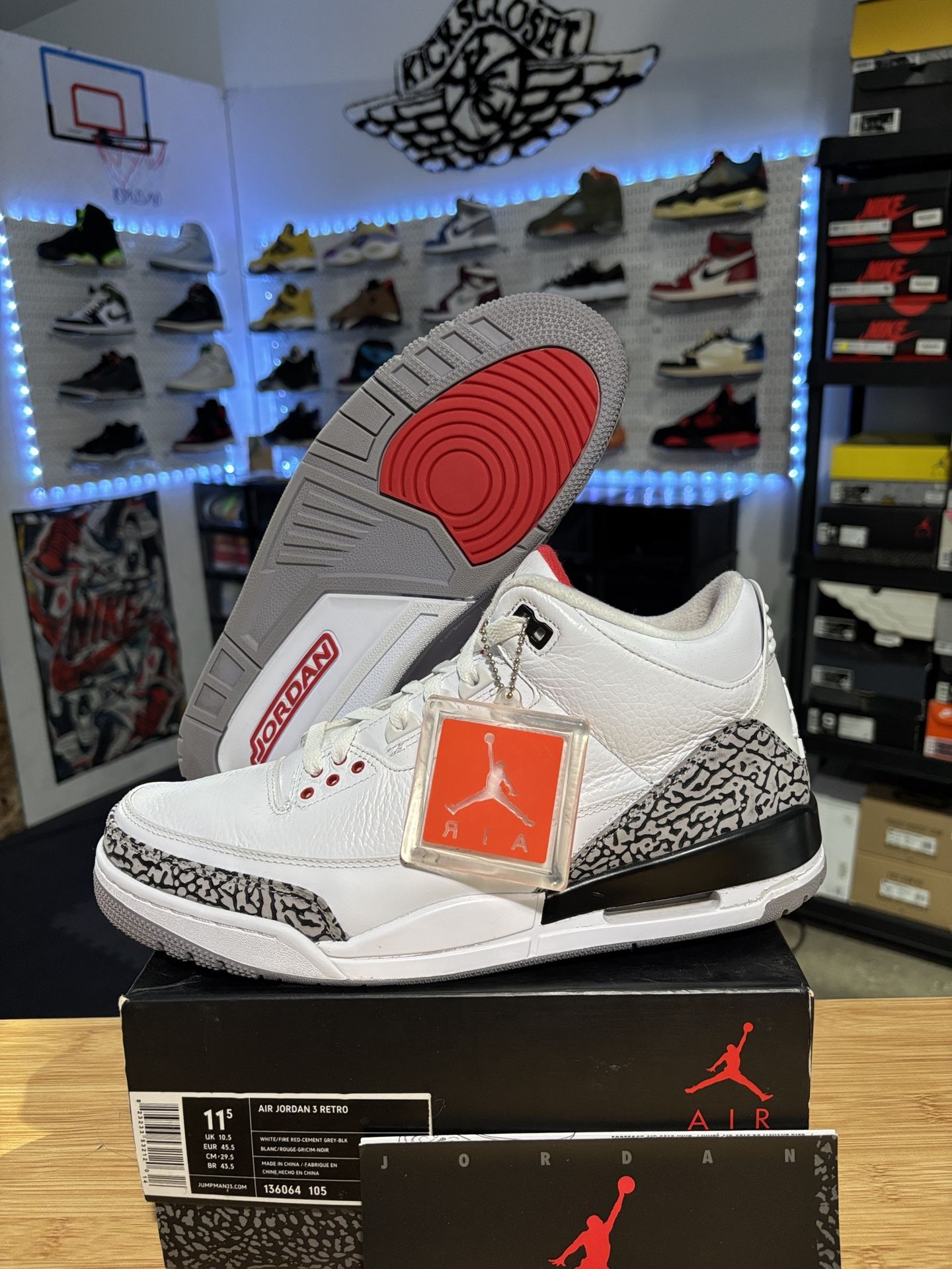 AIR JORDAN 3 RETRO “WHITE CEMENT” SIZE 11.5
