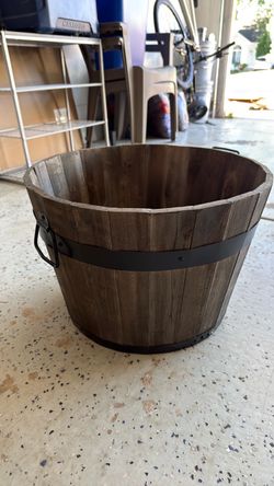 Wood basket