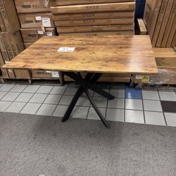 Dining table （brand new）