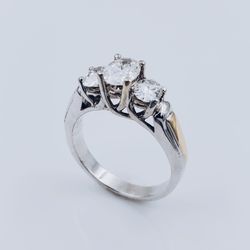Women's 14K White Gold 3 Stone Oval Shape Diamonds 1.18 CT (SI Color H) 2.8 GR Total Weight Anniversary Band. (Size: 5.0)