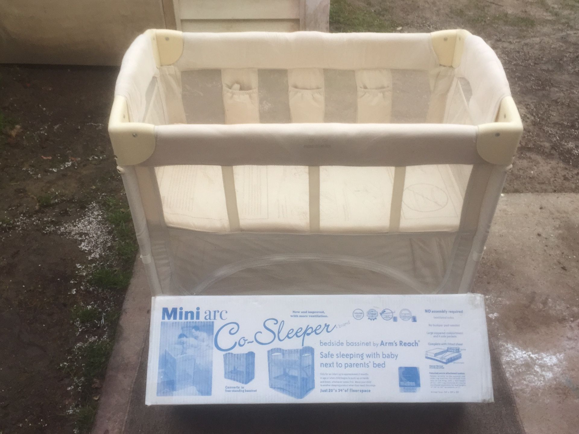 Mini Arc Co- sleeper - new in box ( never used )