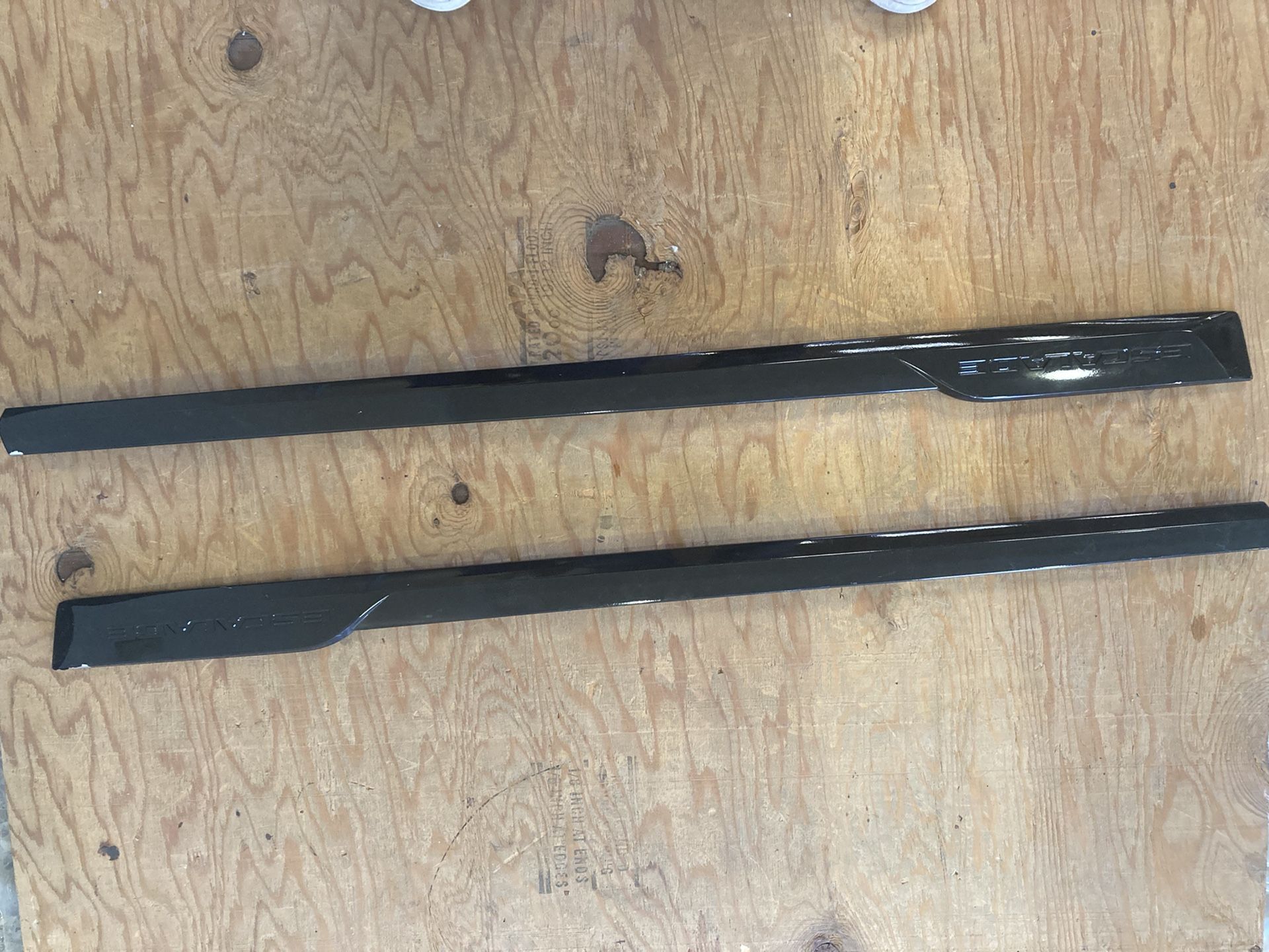 Set Of OEM 2015-2020 Escalade Front Door Molding