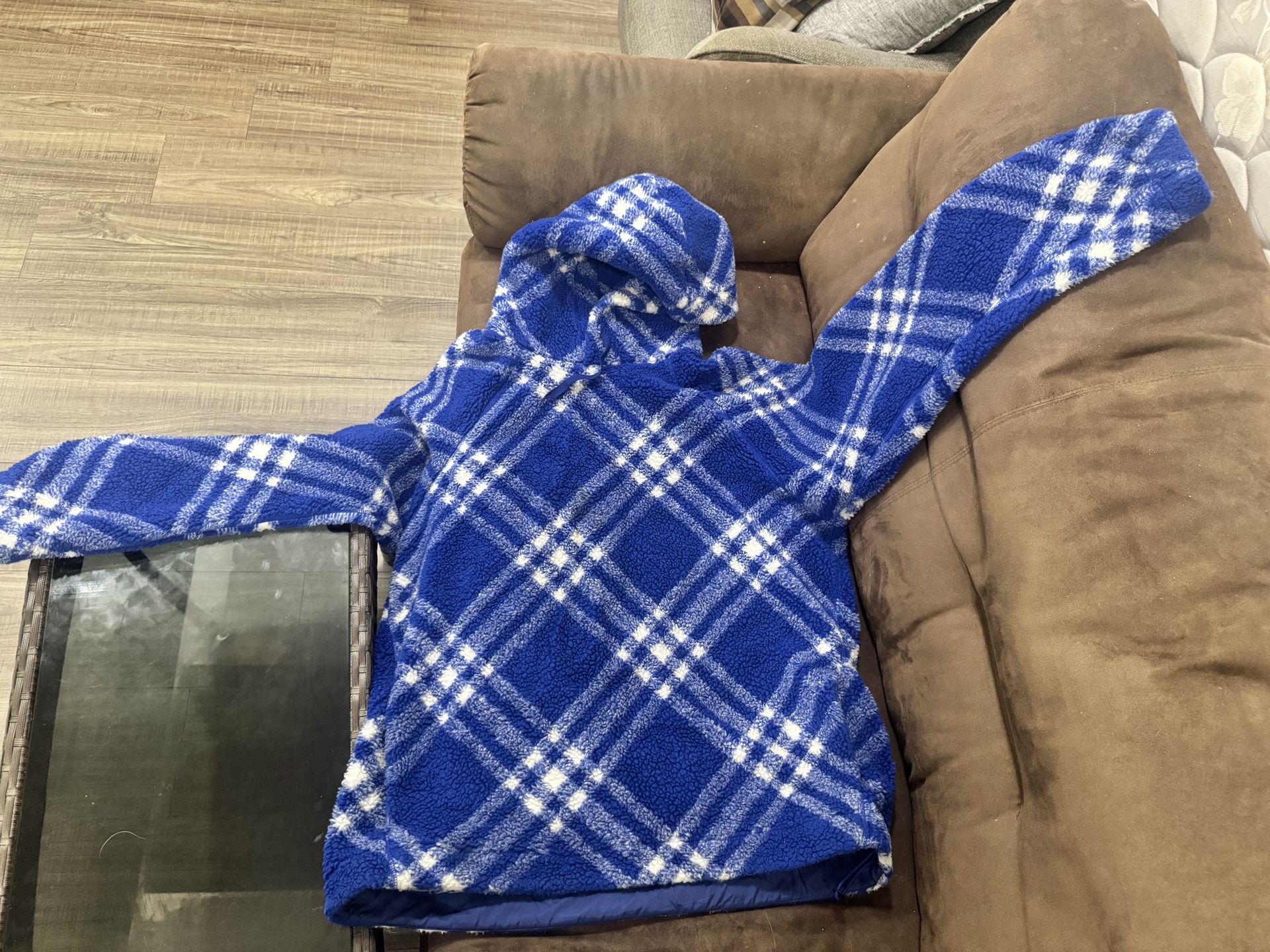 💎 Burberry Faux Shearling Hoodie (Cobalt Blue Check) – Size L