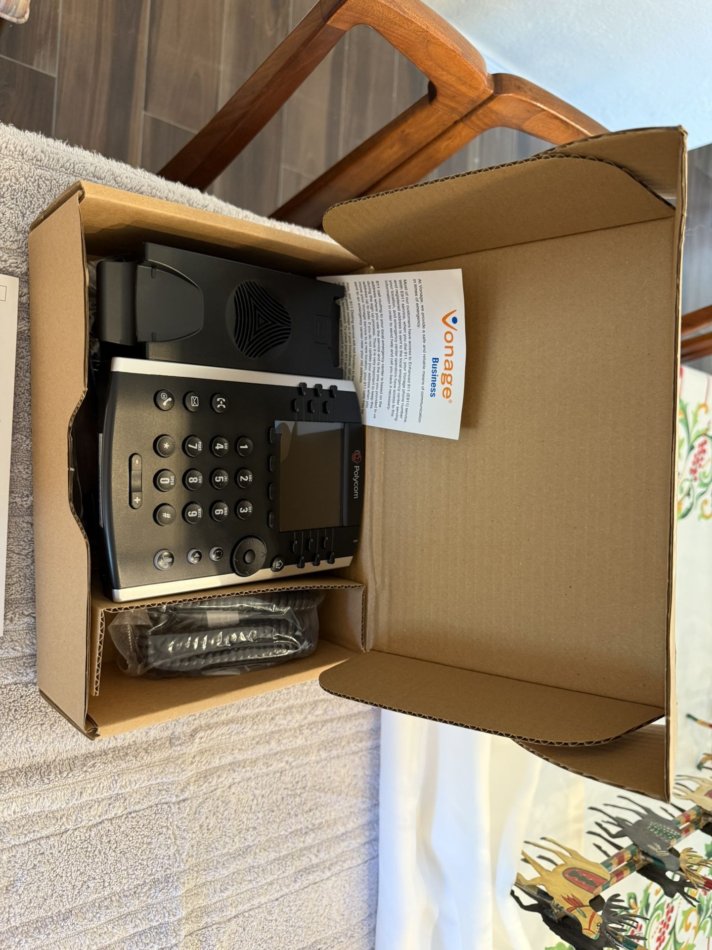 Polycom Phone VVX 401 Desktop Phone NEW