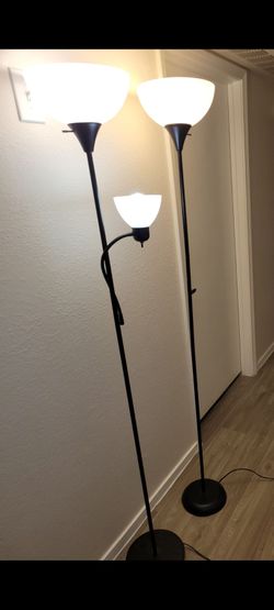 FLOOR LAMPS