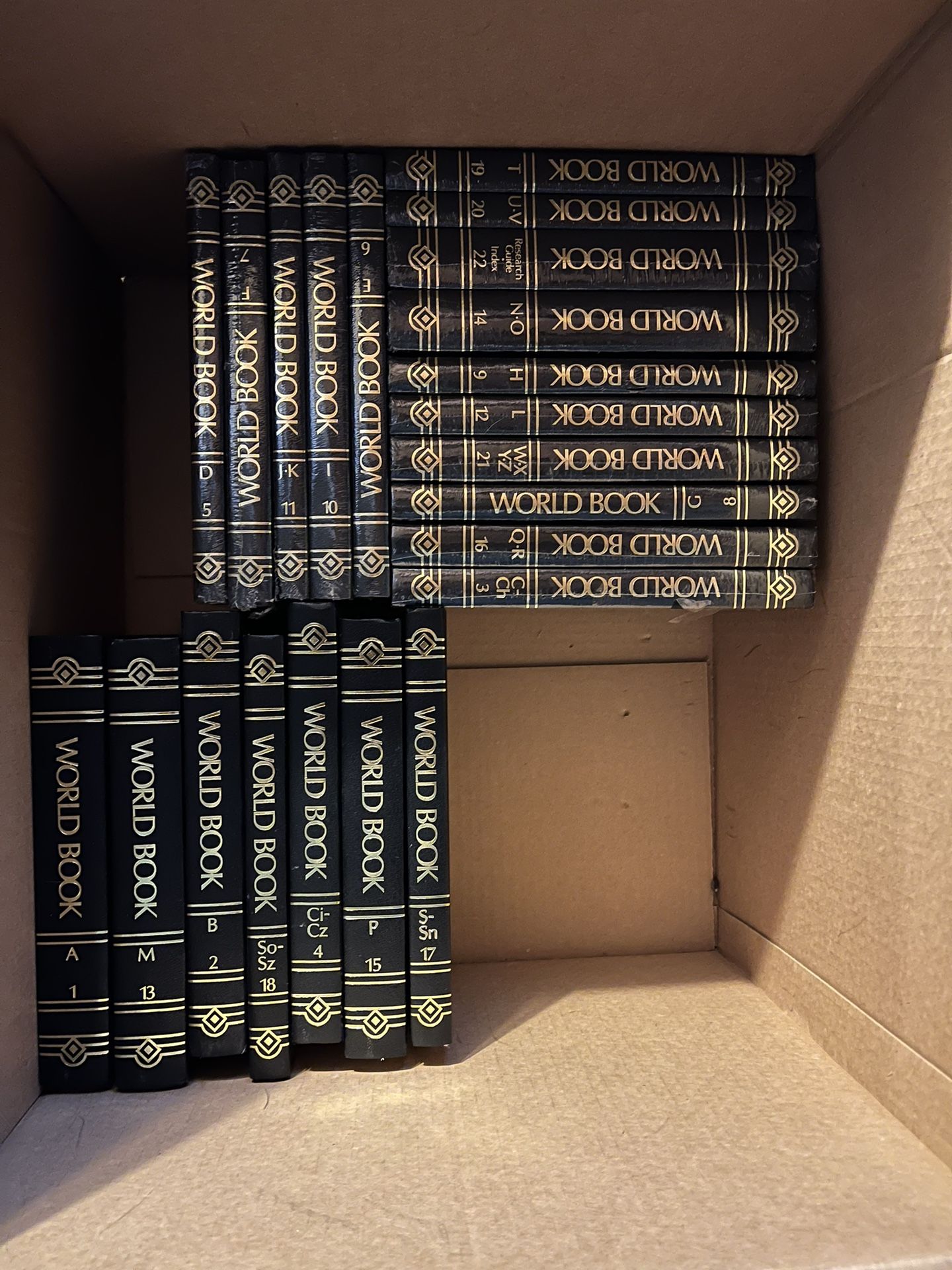 2010 World Book Encyclopedia Full Set 