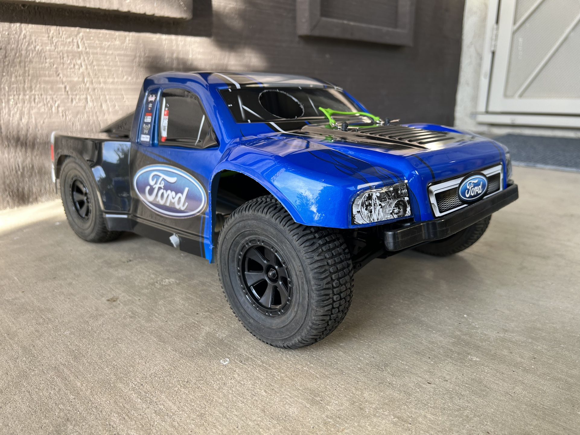 1/8 RC short course truck RedCat Aftershock 3.5 Nitro .21