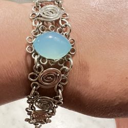 Bracelet  Vintage Beautiful tone Turquoise Bracelet