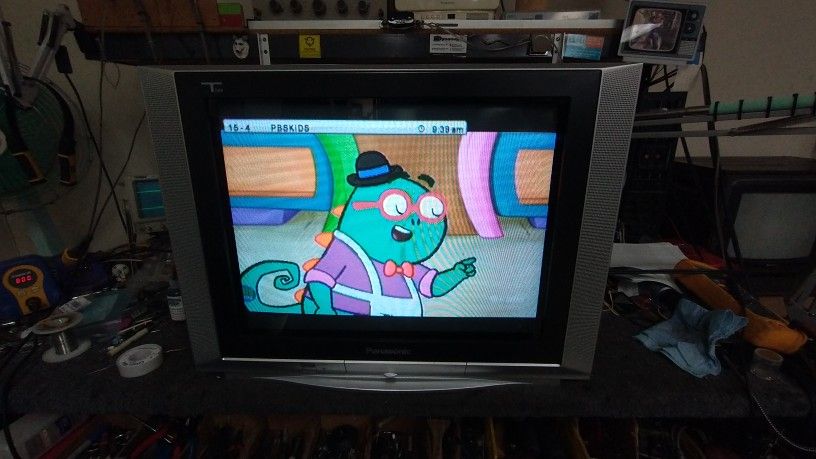 Panasonic CT-20SL-15 20" CRT Gaming Tv. Composite, Component Input. Serviced