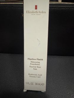 Elizabeth Arden Flawless Finish Foundation in  Color 100 C