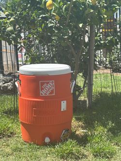 10 GALLON IGLOO DISPENSER