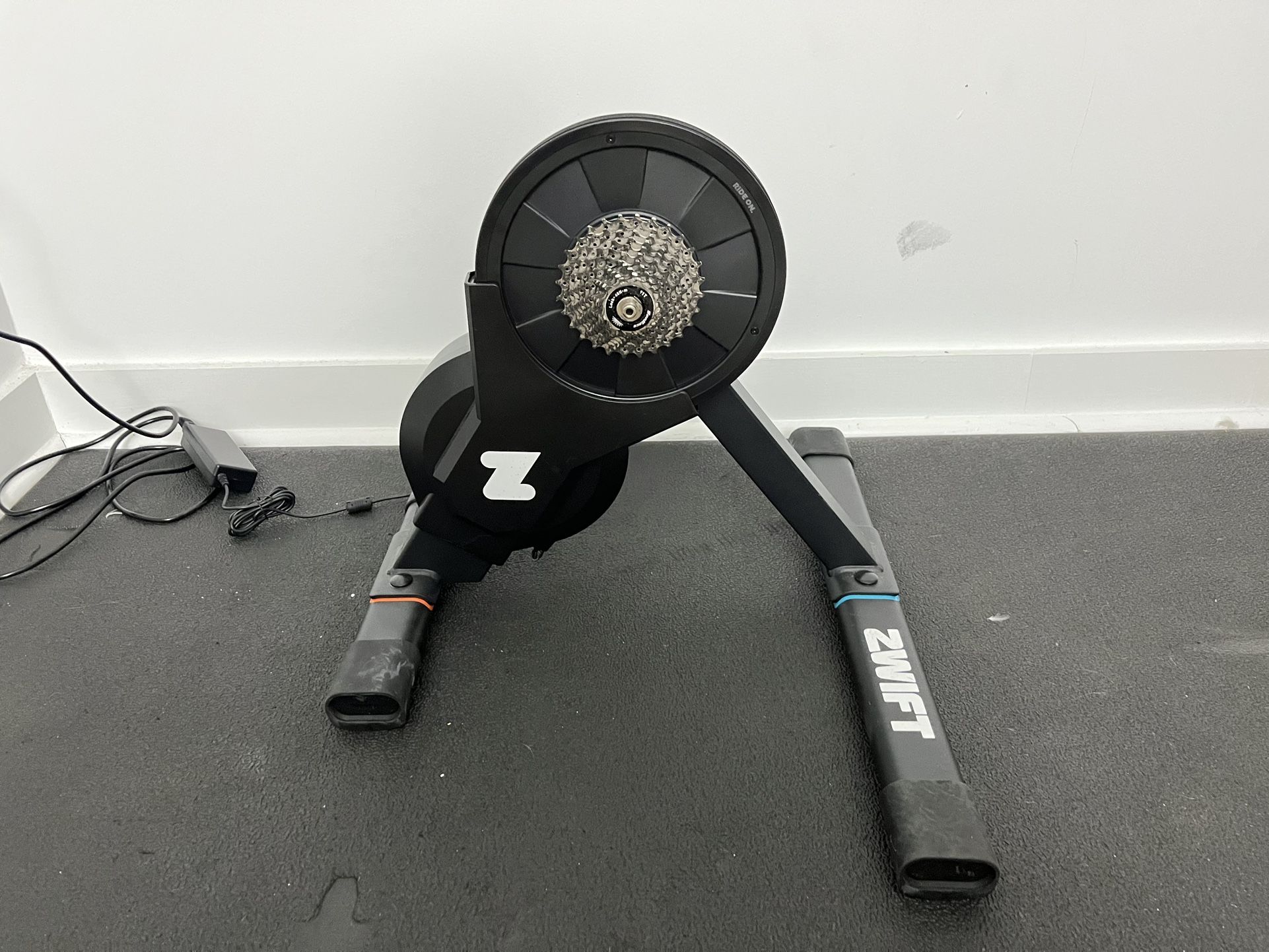 Zwift Hub Smart Trainer