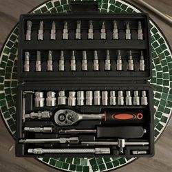 46 Pcs Socket Tool Set