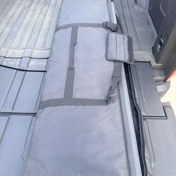 Rivian R1T OEM Manual Tonneau Cover