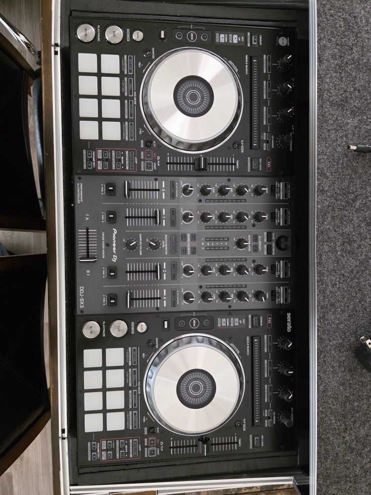 Pioneer DDJ SX3 Performance DJ Controller, Case Included