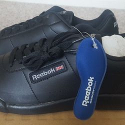 Reebok black shoes 7/12 woman Smoke Free Home.  New.