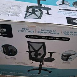 Bay Side Erogonomic Aeromesh Chair For Home/Office (New)Arm Rest Missed