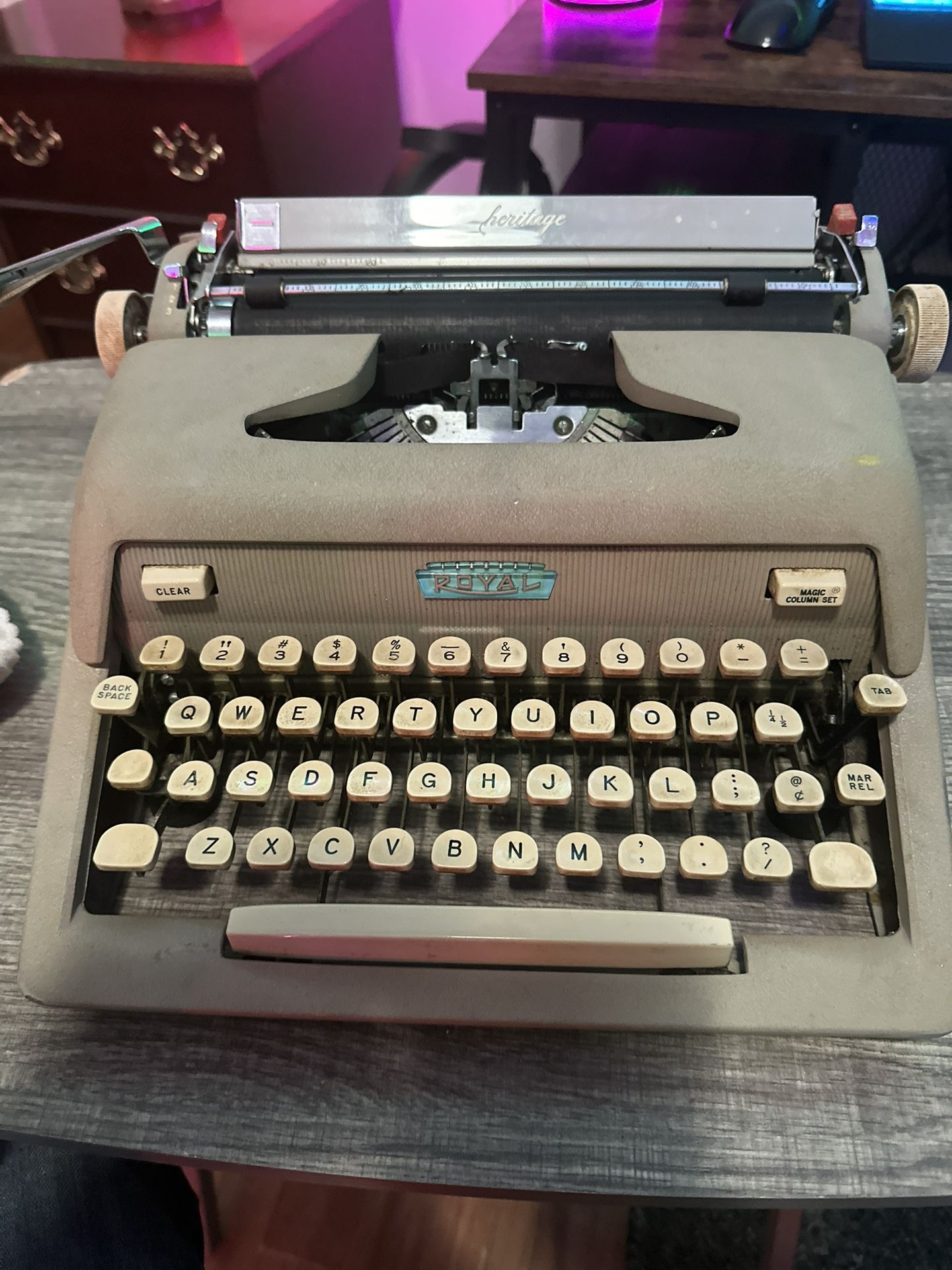 Vintage 1960 Royal Heritage Typewriter (works)