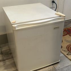 Master Chef mini fridge