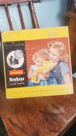 Kodak Brownie Hawkeye Flash Outfit Box